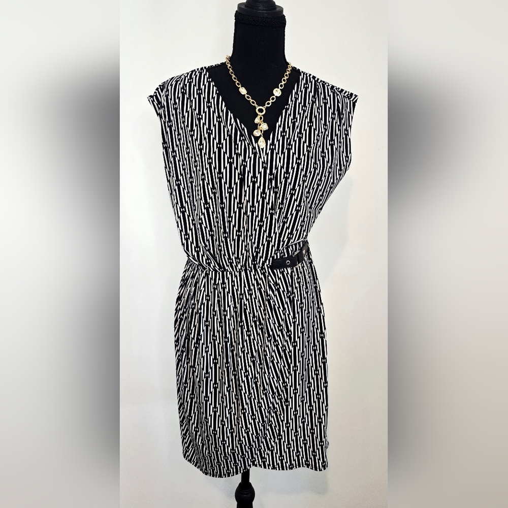 Michael Kors Black White Geometric Print Dress Petite V-Neck Career Capsule